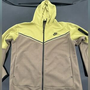 Green olive alligator green Nike Tech fleece